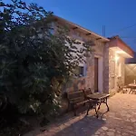 Jardin Miraculeux Himare