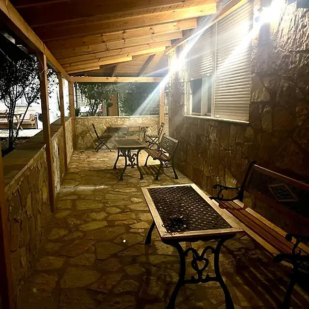 Jardin Miraculeux Penzion Himarë