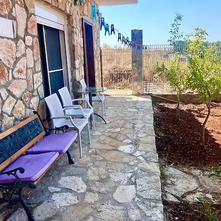 Jardin Miraculeux Penzion Himarë